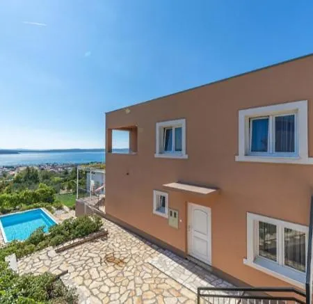 Marinovic * Kastela